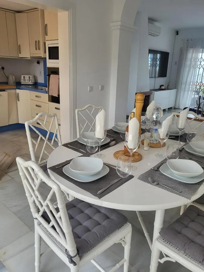 דירה מנילבה Luxury 4 Bed Townhouse Duquesa With Breathtaking Views Close To Port And Beach