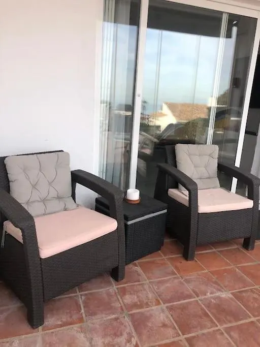 דירה מנילבה Luxury 4 Bed Townhouse Duquesa With Breathtaking Views Close To Port And Beach ספרד