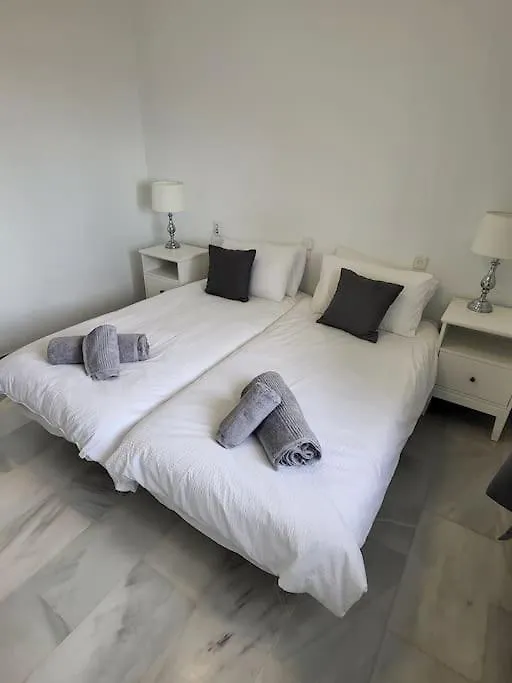 דירה מנילבה Luxury 4 Bed Townhouse Duquesa With Breathtaking Views Close To Port And Beach