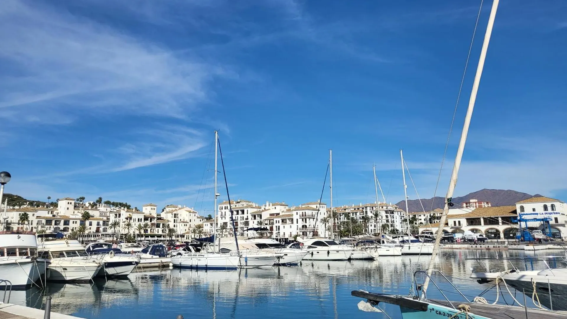 מנילבה Luxury 4 Bed Townhouse Duquesa With Breathtaking Views Close To Port And Beach
